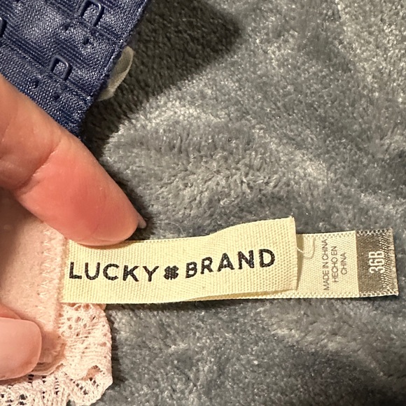 NWOT 3-Pack size 36B Lucky Brand Women's Lace Trim Bras - Navy, Pink, & Cream. - Picture 2 of 11